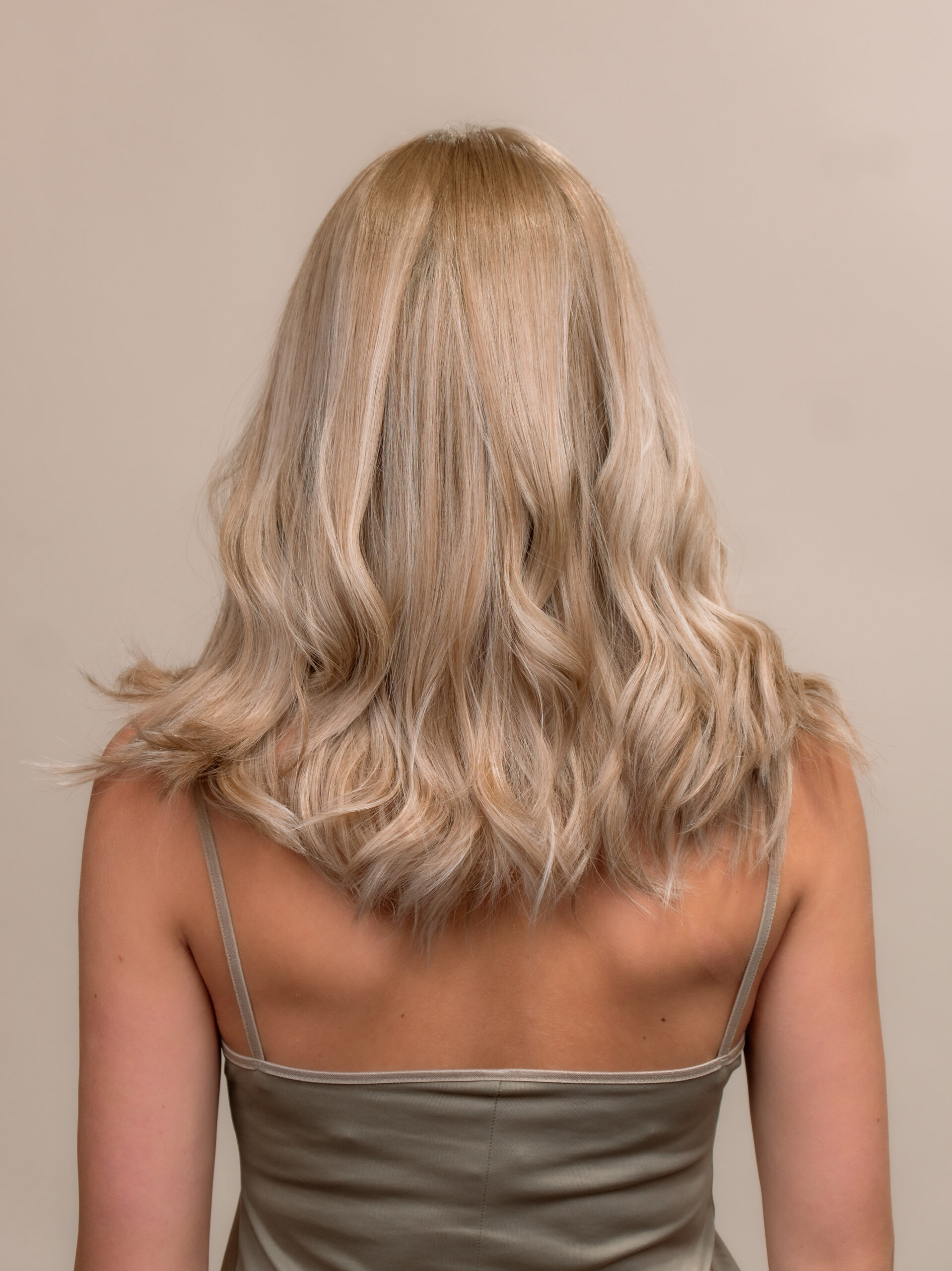 DNZ01180 Paris 18" | Blonde Human Hair Wig - Image 3