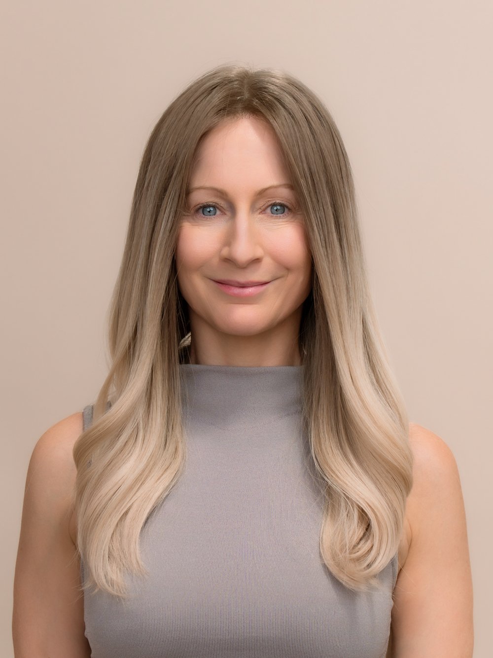 DNZ01716 Sandy 20" | Blonde Human Hair Wig - Image 1